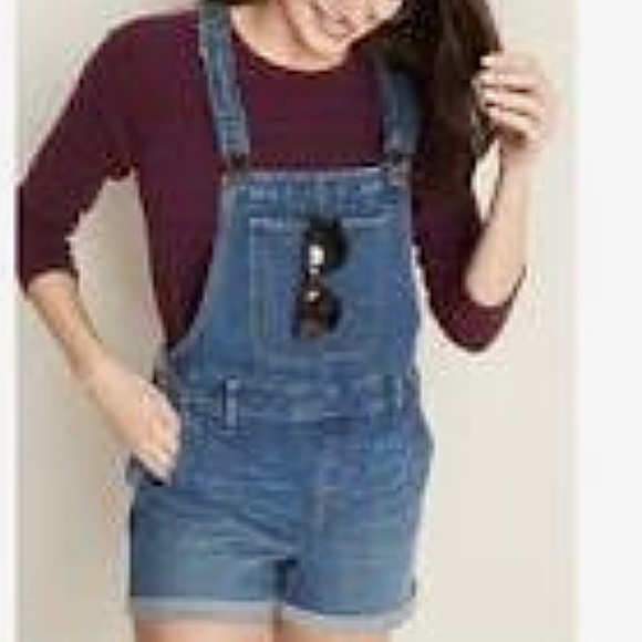 Old Navy Over-All Jean Shorts - Picture 5 of 7